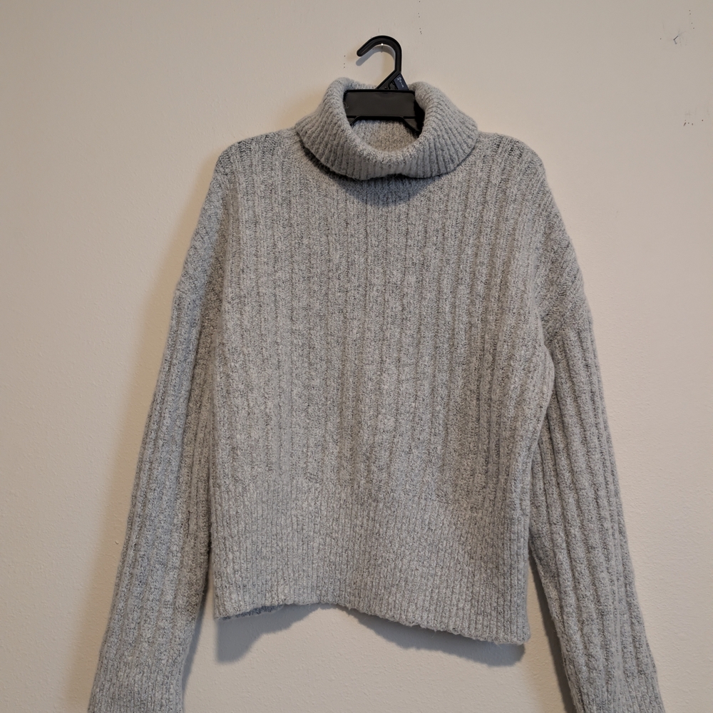 William Rast Light Gray Ribbed Turtleneck Sweater
